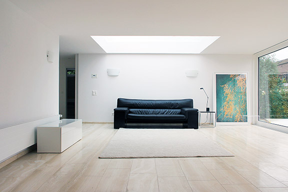 Wohnzimmer mit Oblicht